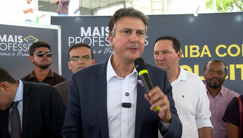 'Universidades com nota baixa no Enamed não terão FIES', diz ministro da Educação em MT