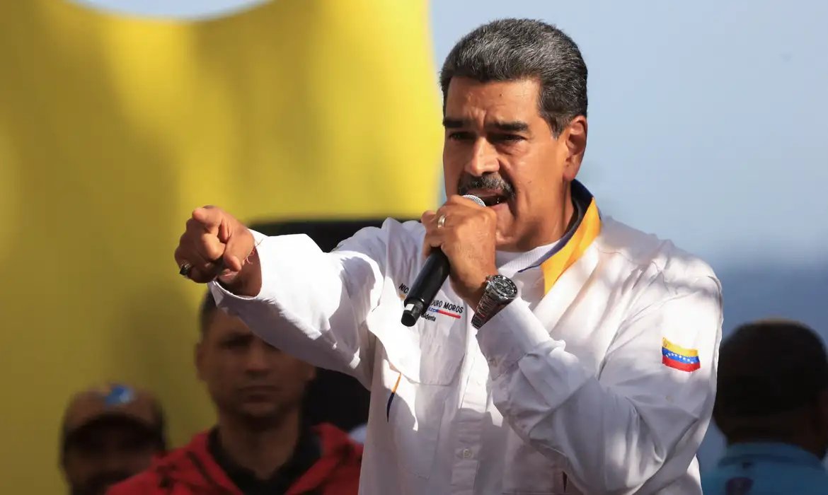 Venezuela chama de pirataria e roubo a apreensão de petroleiro por EUA