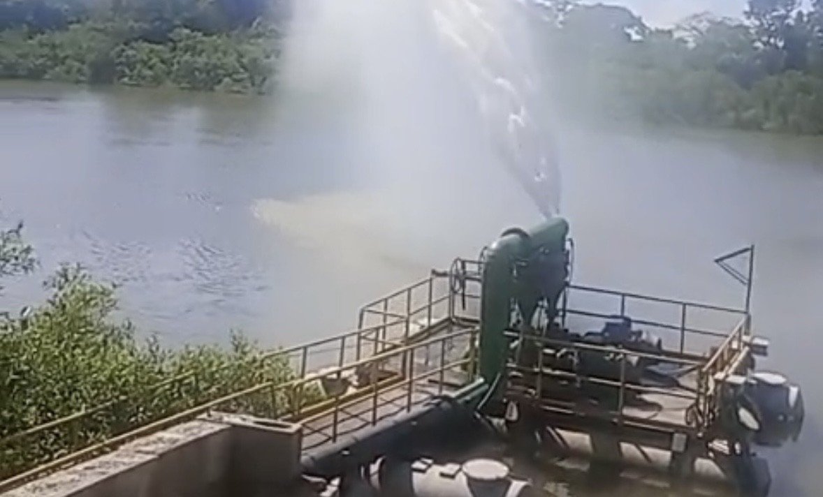 Rompimento em tubulação afeta abastecimento de água em 23 bairros de Várzea Grande (MT)