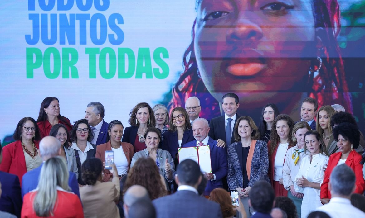Novas medidas do governo reforçam proteção das mulheres na internet