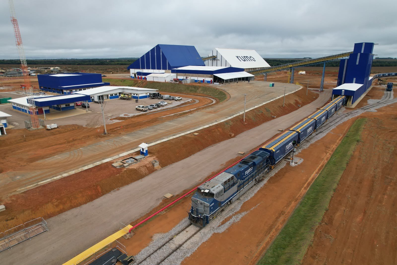 MT inaugura terminal e 1º trecho de ferrovia inédita que vai ligar 16 municípios