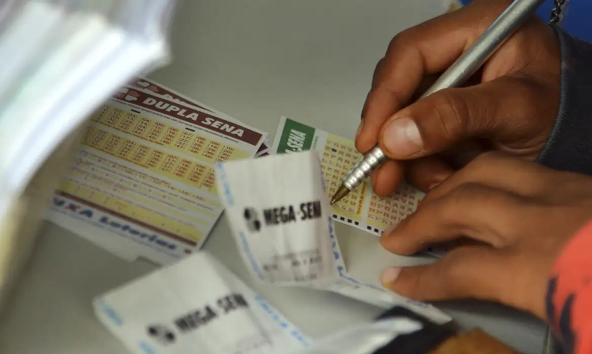 Mega-Sena sorteia prêmio acumulado de R$ 102 milhões nesta quinta