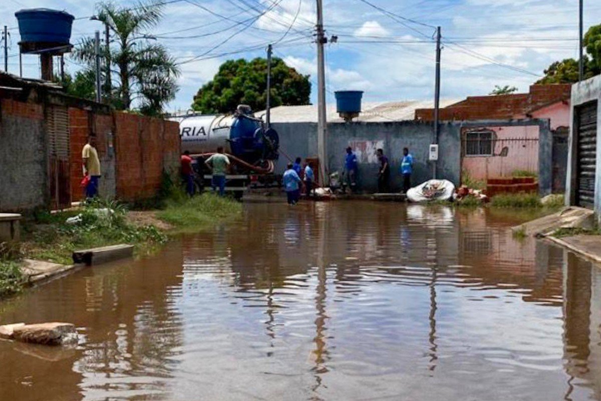 Prefeitura de Várzea Grande (MT) decreta emergência após chuvas provocarem alagamentos na cidade