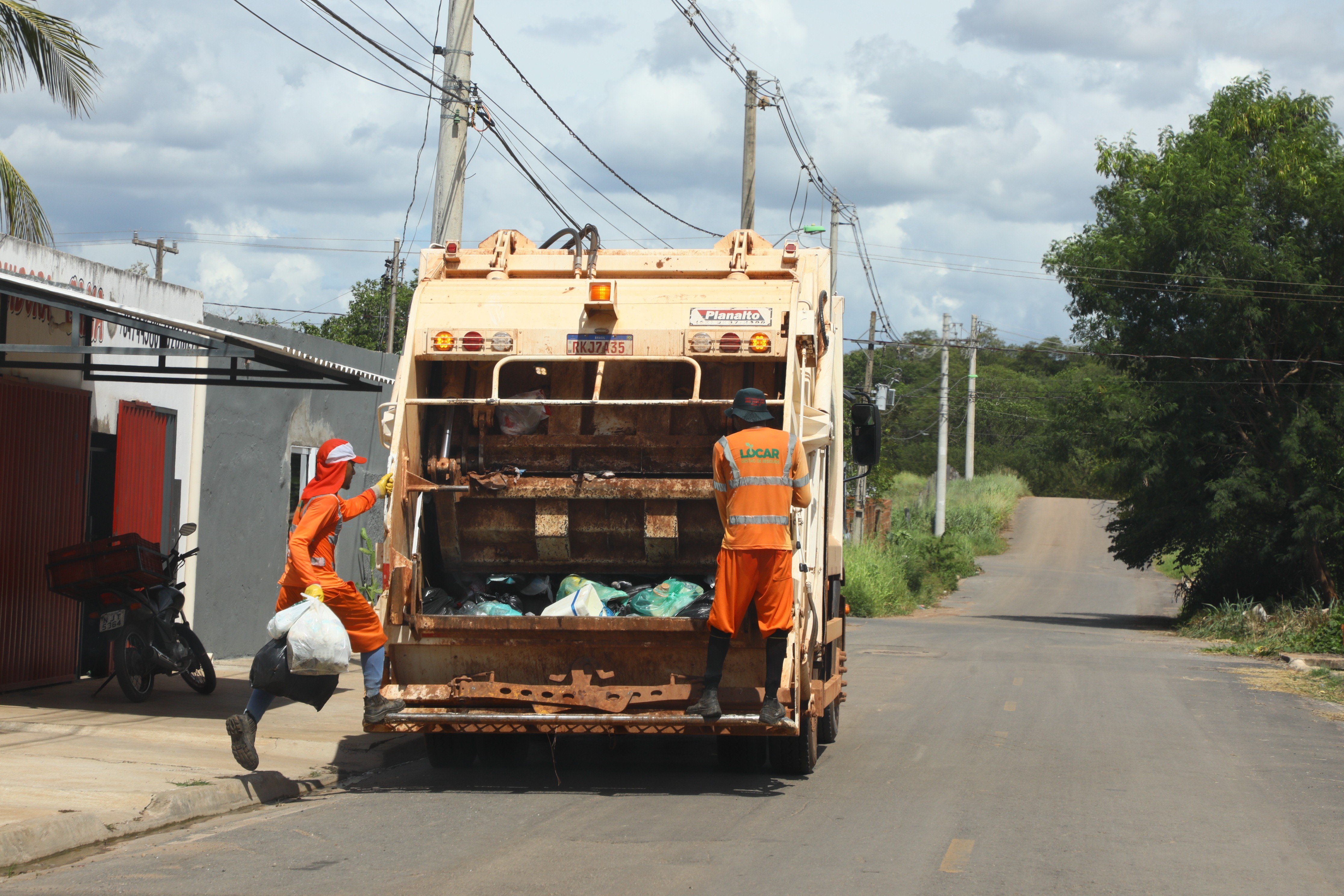 Operação Cata-Treco volta a funcionar em Cuiabá nesta semana; veja quais bairros estão na programação