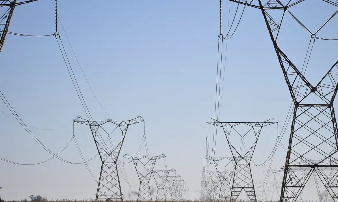 Governo amplia Luz para Todos na Amazônia Legal