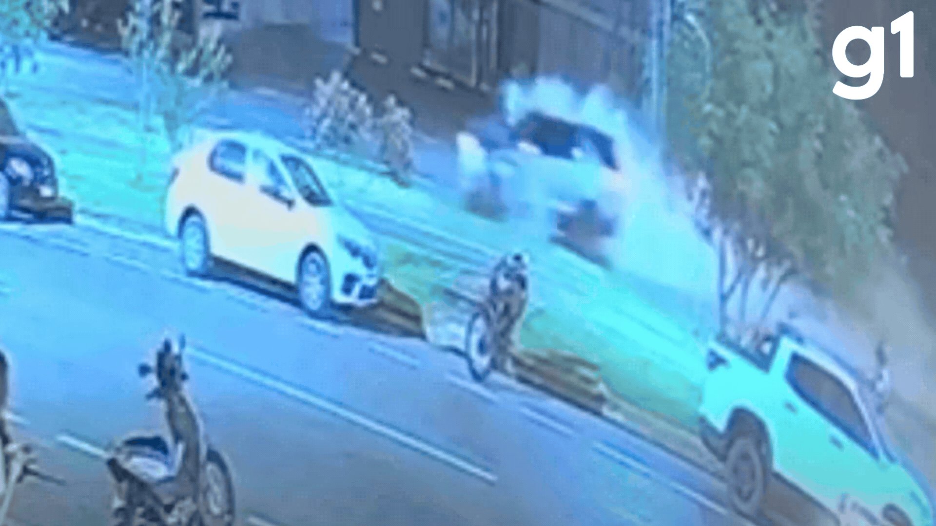 VÍDEO: câmeras de segurança mostram batida entre dois carros que matou criança de 4 anos em MT
