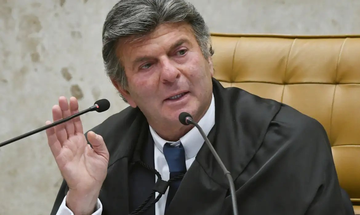 Fux vota para manter presos pai e primo de Vorcaro