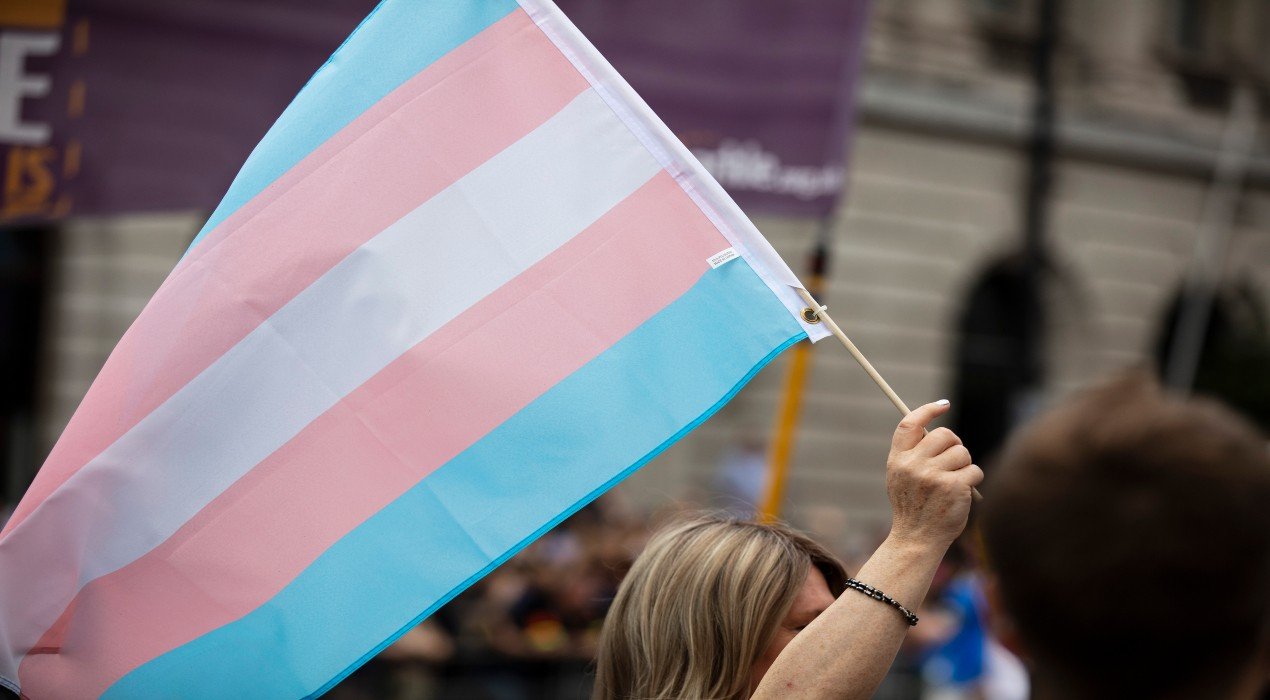 EmpregaTrans: capacitação gratuita para pessoas trans e travestis abre 30 vagas em Cuiabá; saiba como se inscrever