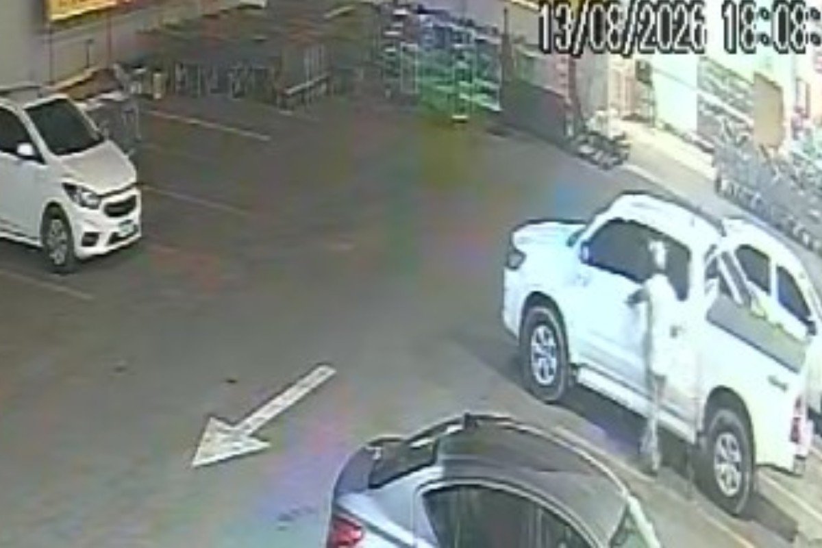 Homem é preso após furtar celulares, cartões e dinheiro de carro em estacionamento de supermercado em Cuiabá