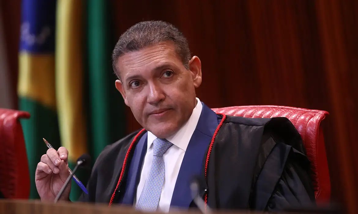 Urna eletrônica é patrimônio da democracia, diz presidente do TSE