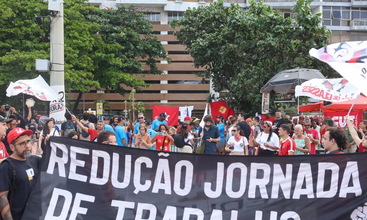 Caminhos da Reportagem debate impactos da escala 6x1 no Brasil
