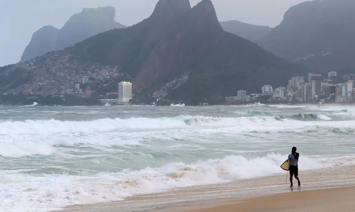 Maior parte da costa fluminense é vulnerável às mudanças climáticas