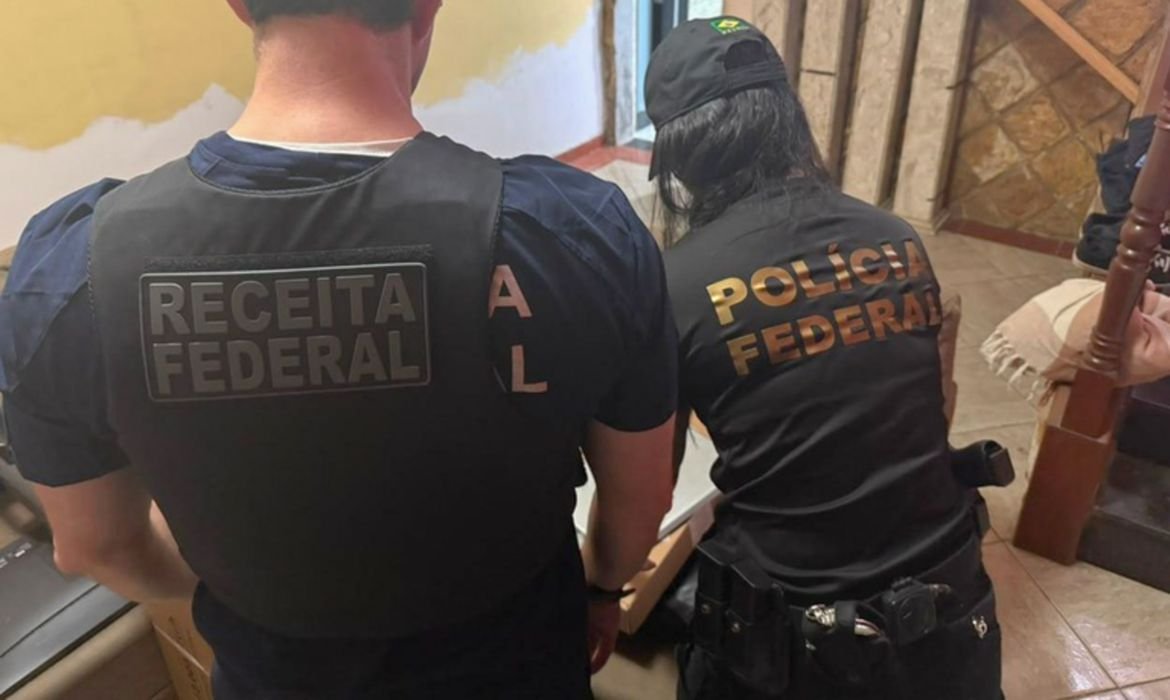 PF investiga furto de computadores e carros da Receita Federal no Rio