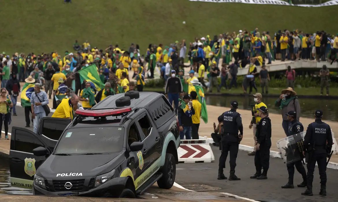 PGR é contra pedido de general para receber visita íntima na prisão
