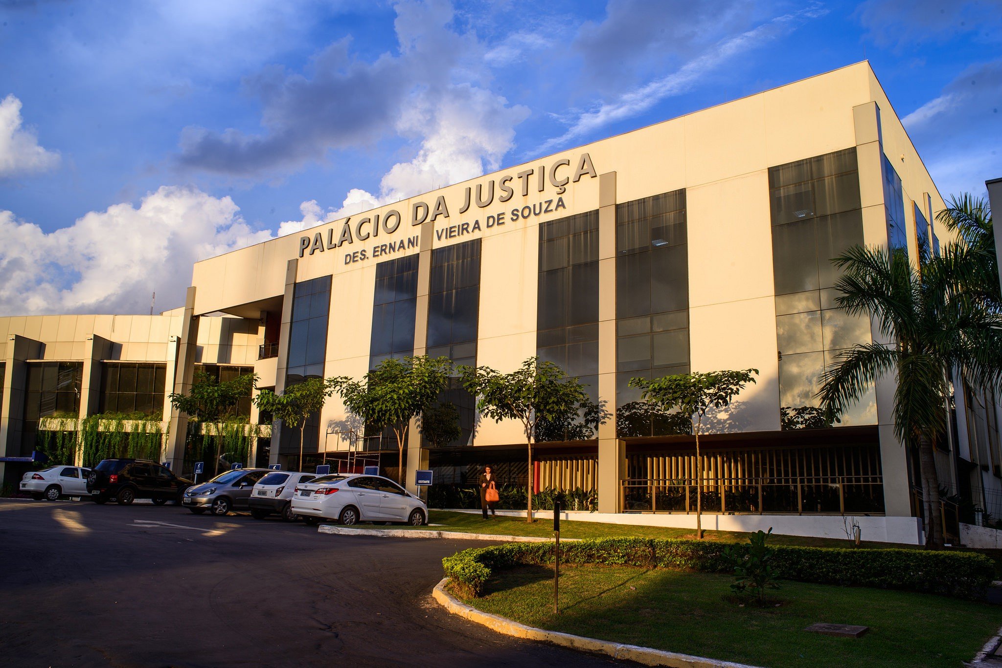 Justiça condena ex-procurador, ex-secretário e empresário por desvio de R$ 7 milhões dos cofres públicos de MT