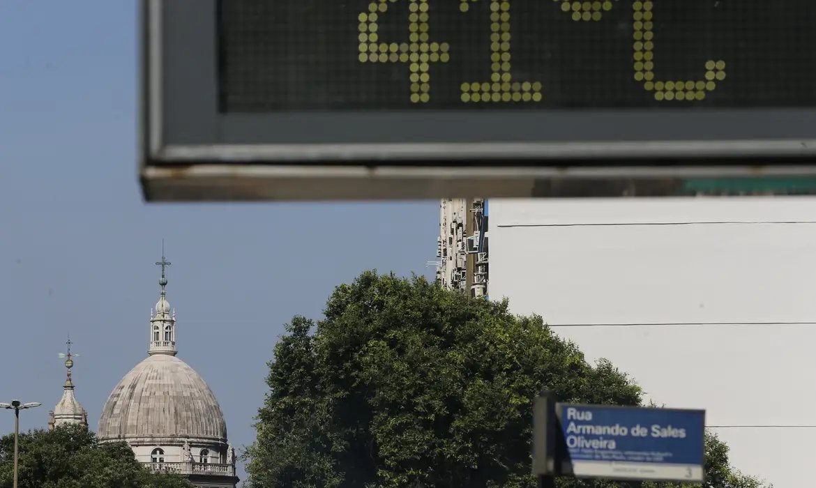 Mundo caminha para aumentar temperatura em 2,3°C, alerta ONU