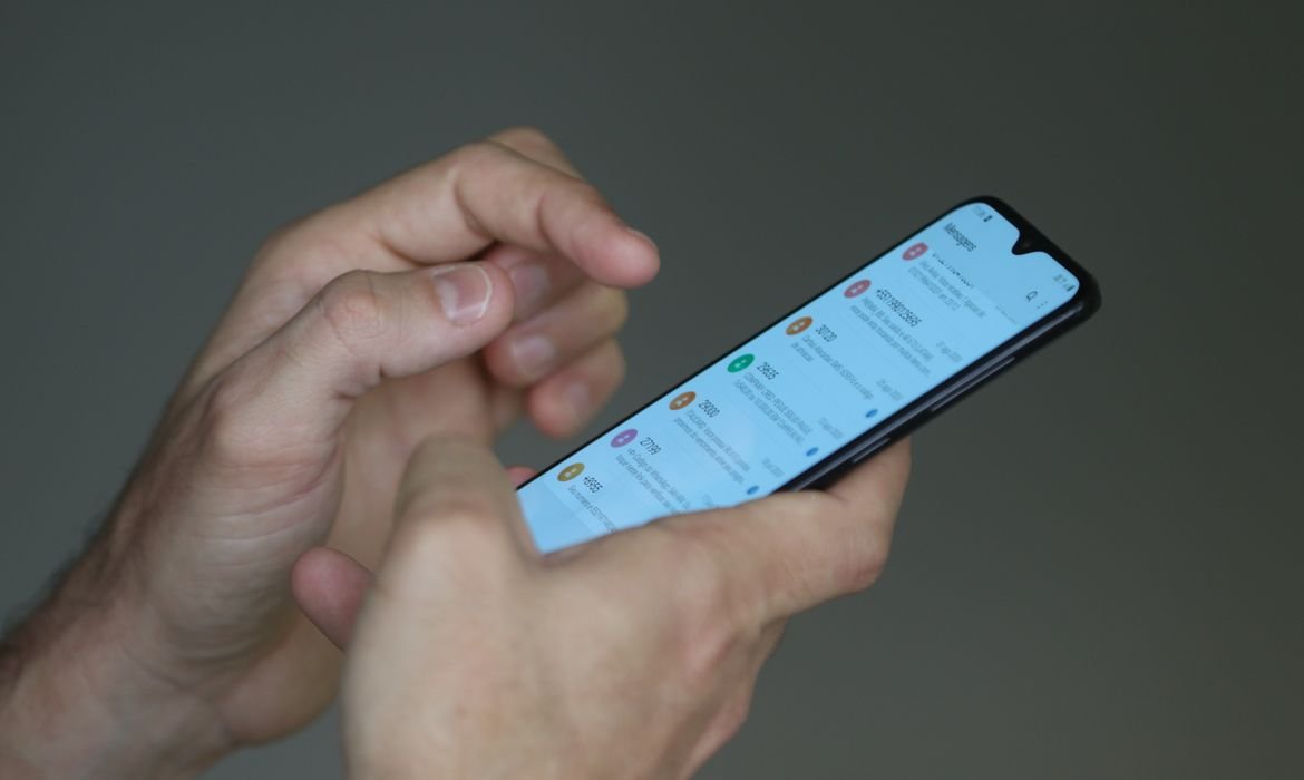 Anúncios e e-mails falsos tentam enganar quem busca renegociar dívidas