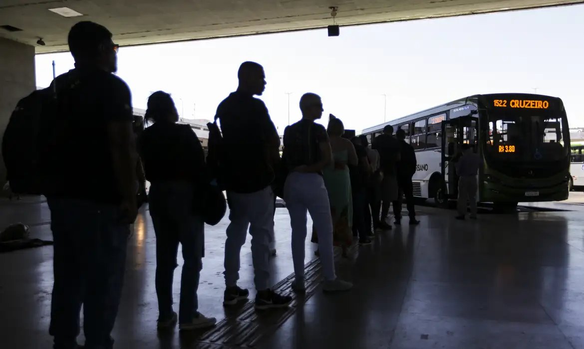 Estudo defende substituir vale-transporte por tarifa zero universal