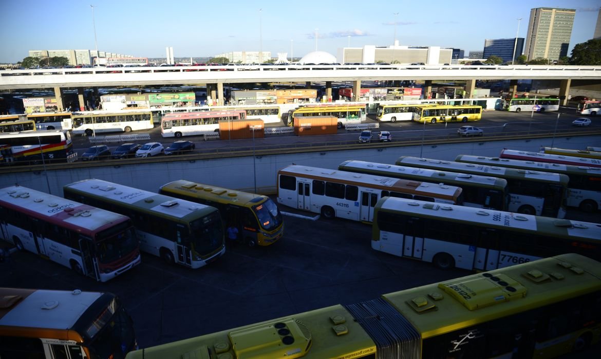 Nunes Marques cobra TREs por transporte público gratuito nas eleições