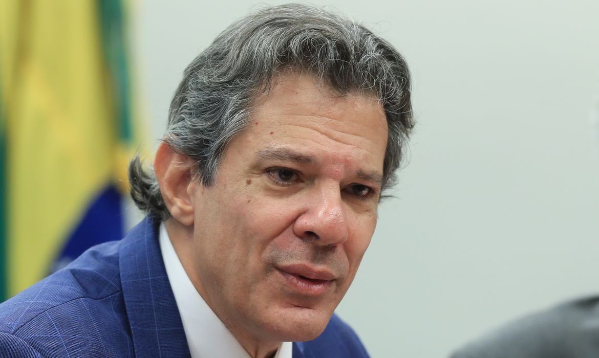 Haddad diz que prefere ter pecha de gastador do que de \"caloteiro\"   