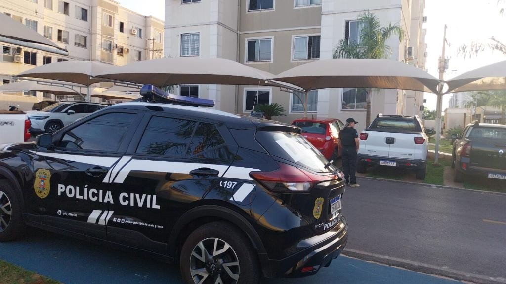 Homem tem casa invadida e é morto a tiros dentro de suíte em Rondonópolis (MT)