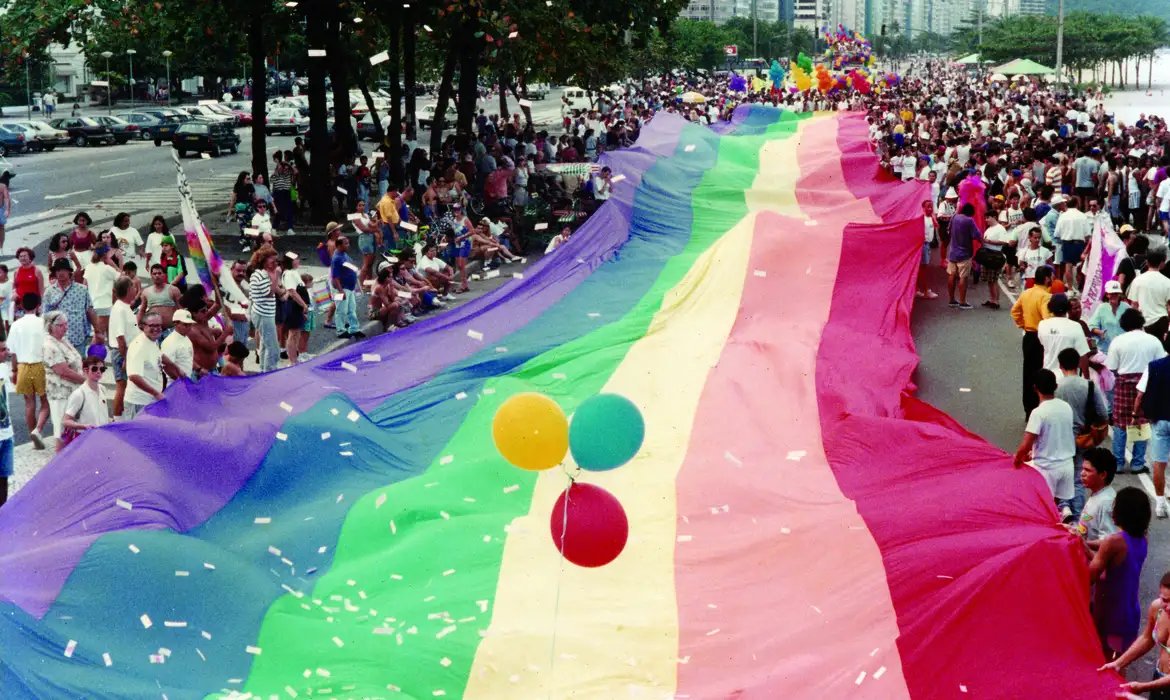 Dia do Orgulho LGBTQIA+: conheça marcos da luta por direitos no Brasil