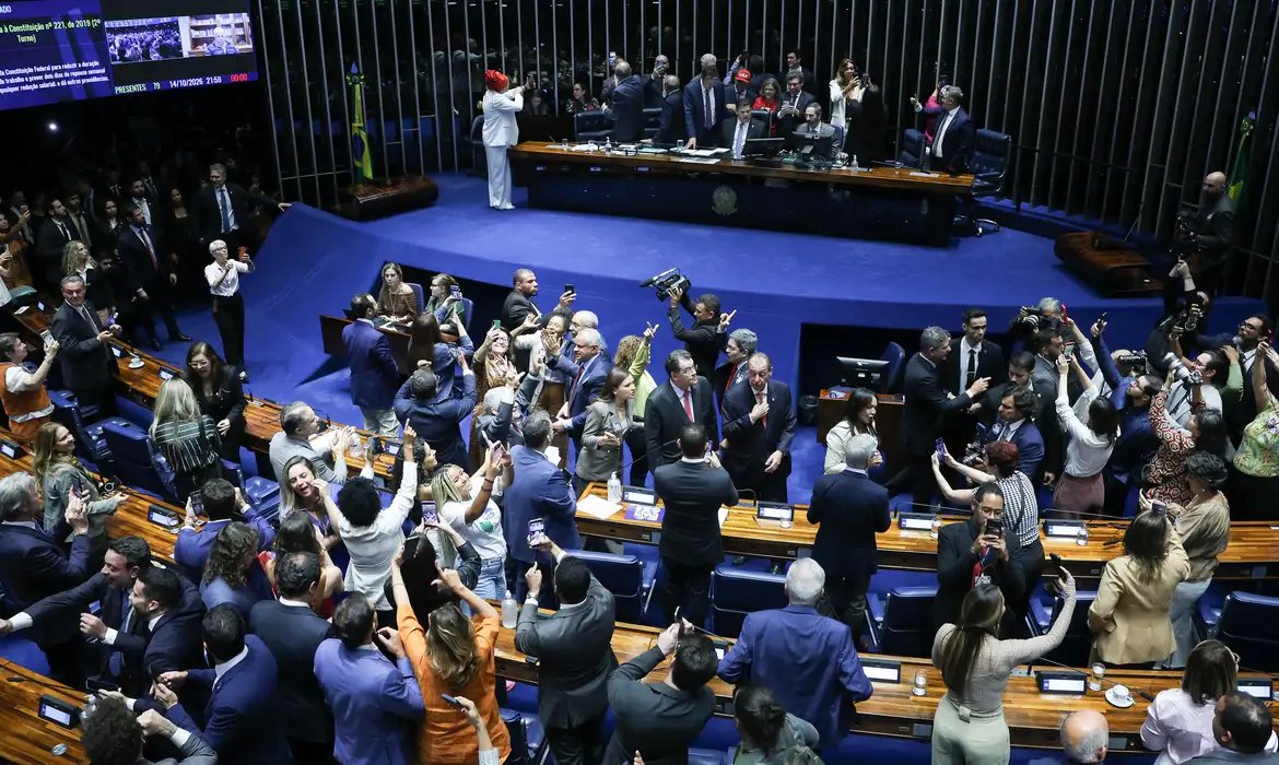 Imprensa estrangeira vê vitória de Lula em aprovação do fim da 6x1