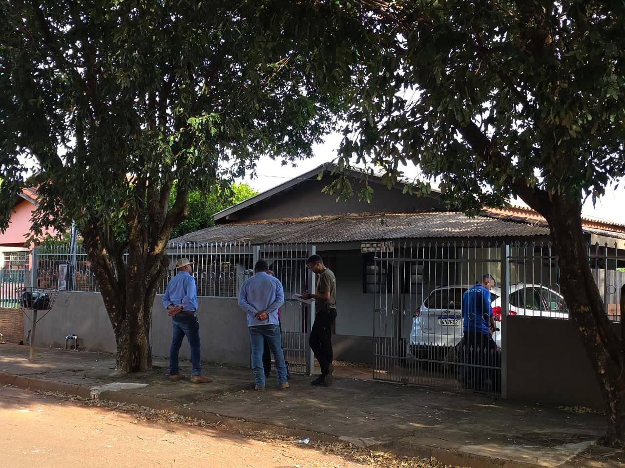 Jovem é encontrada morta por amiga na sala de casa em Tangará da Serra (MT)