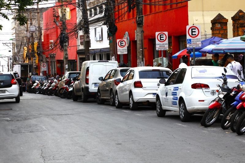 Lei proíbe valor mínimo no Pix do estacionamento rotativo em Cuiabá; veja o que muda