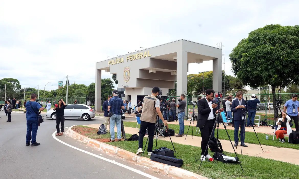 8/1: lembre como a imprensa estrangeira repercutiu condenações do STF