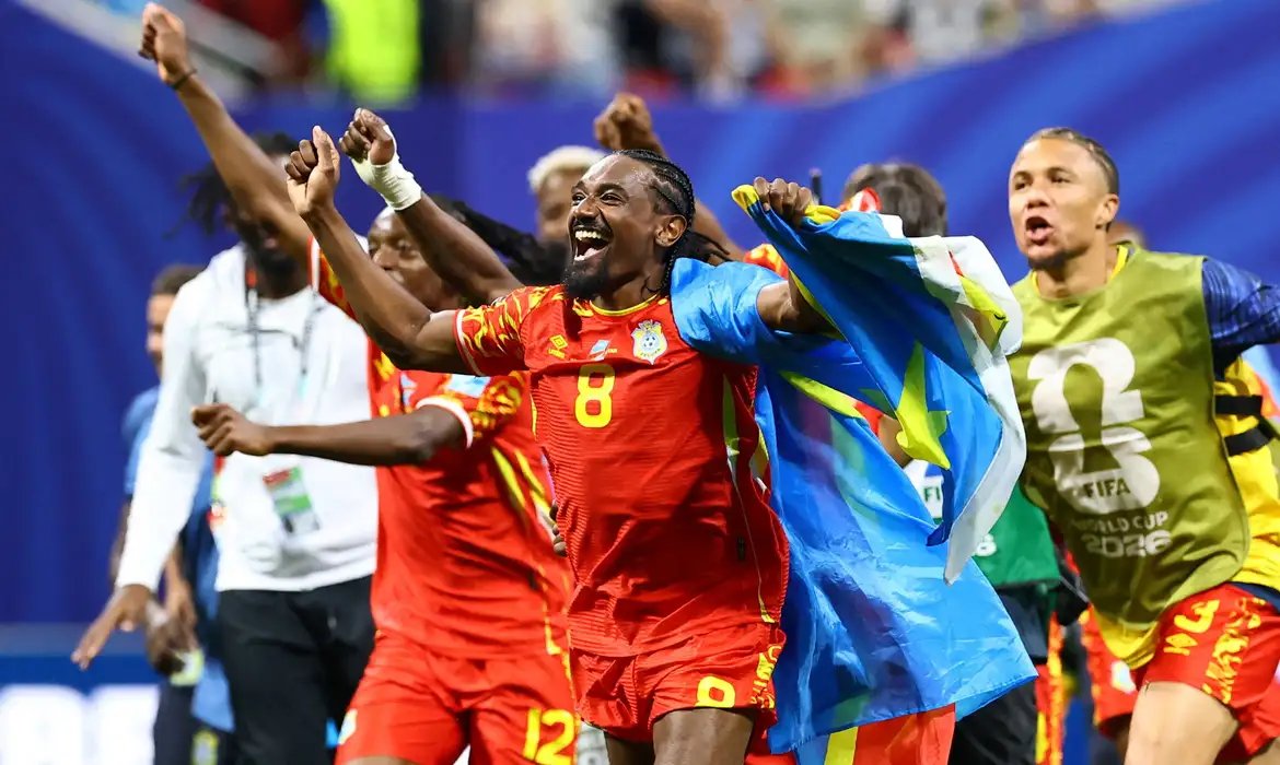 RD Congo vence de virada e segue na Copa, como Colômbia e Portugal 