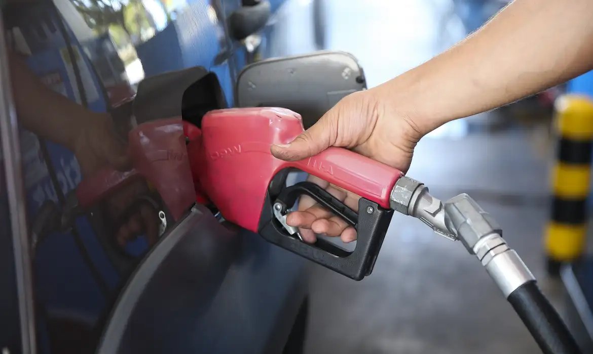 ANP cria app para motorista conferir qualidade de posto de combustível