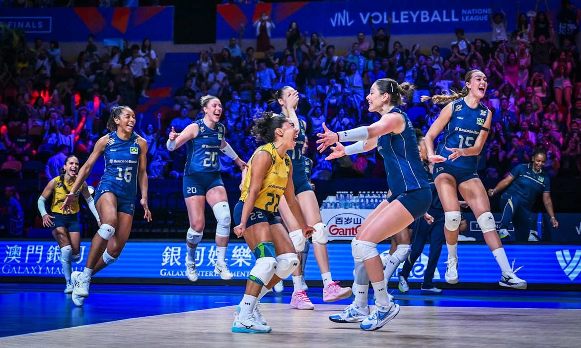 Brasil bate favorita Itália e terá Turquia na final da Liga das Nações