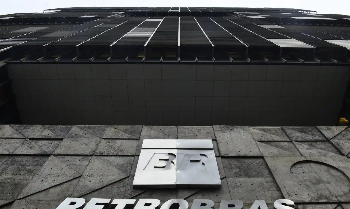 Petrobras abre mão de assumir controle da petroquímica Braskem