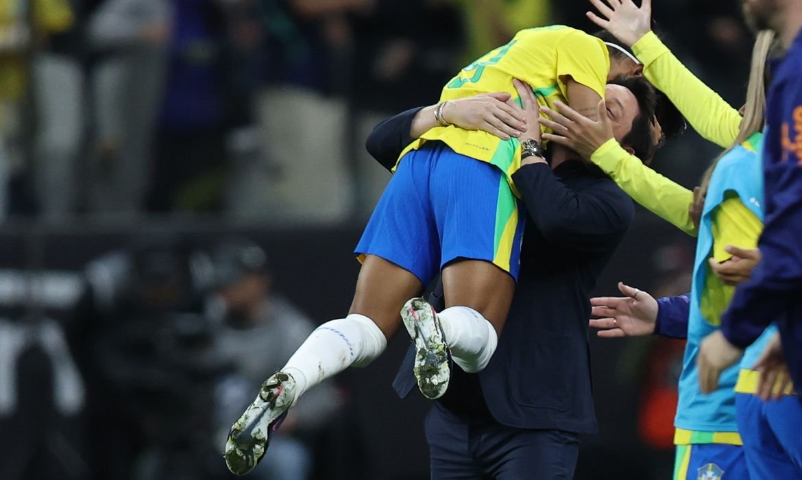 Arthur Elias aprova logística em caminho do Brasil na Copa Feminina