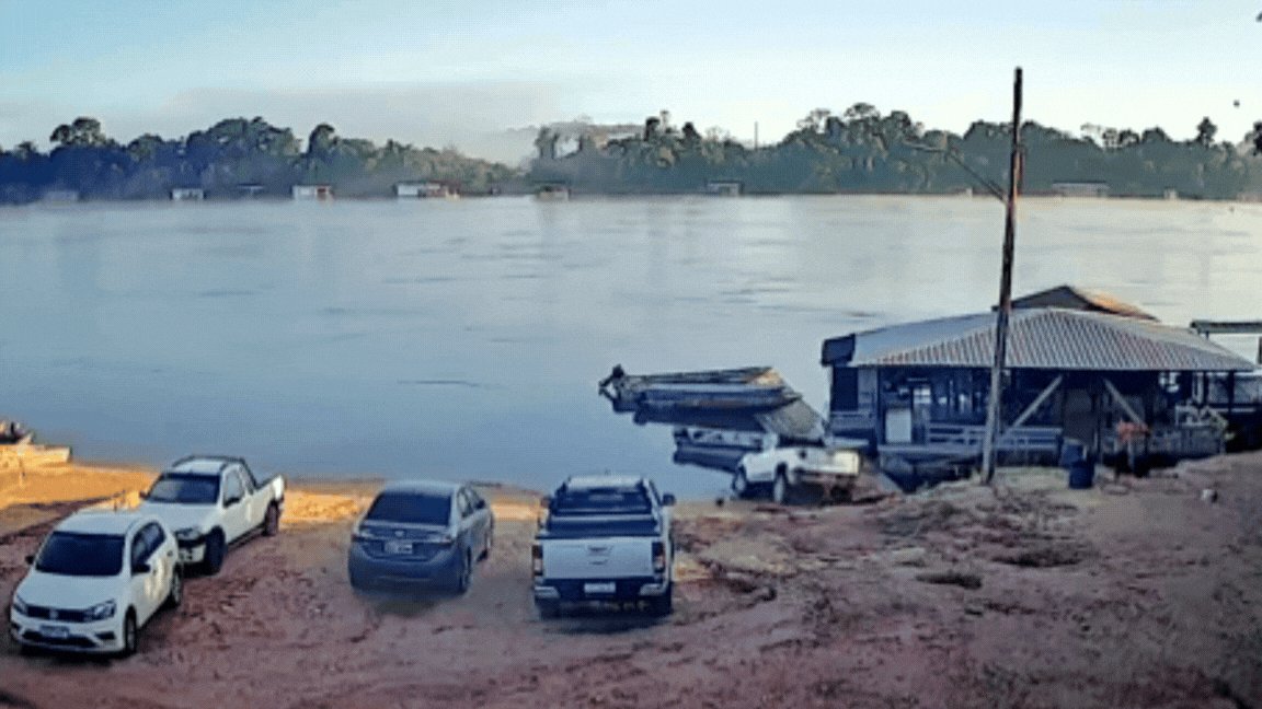 VÍDEO: carro 'mergulha' em rio após motorista esquecer de puxar freio de mão em Alta Floresta (MT)