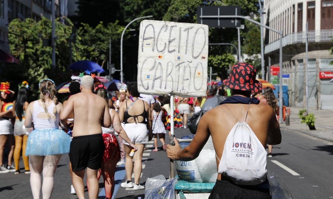 Ambulantes que se formalizaram como MEI crescem 45% em 2 anos