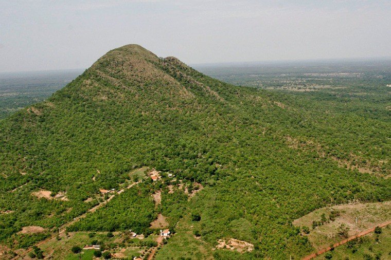 Governo inicia processo de desapropriação para asfaltar acesso ao Morro de Santo Antônio em MT