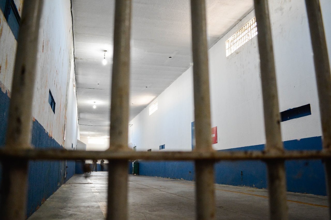 Presos sem visitas são autorizados a fazer ligações por videochamadas em MT