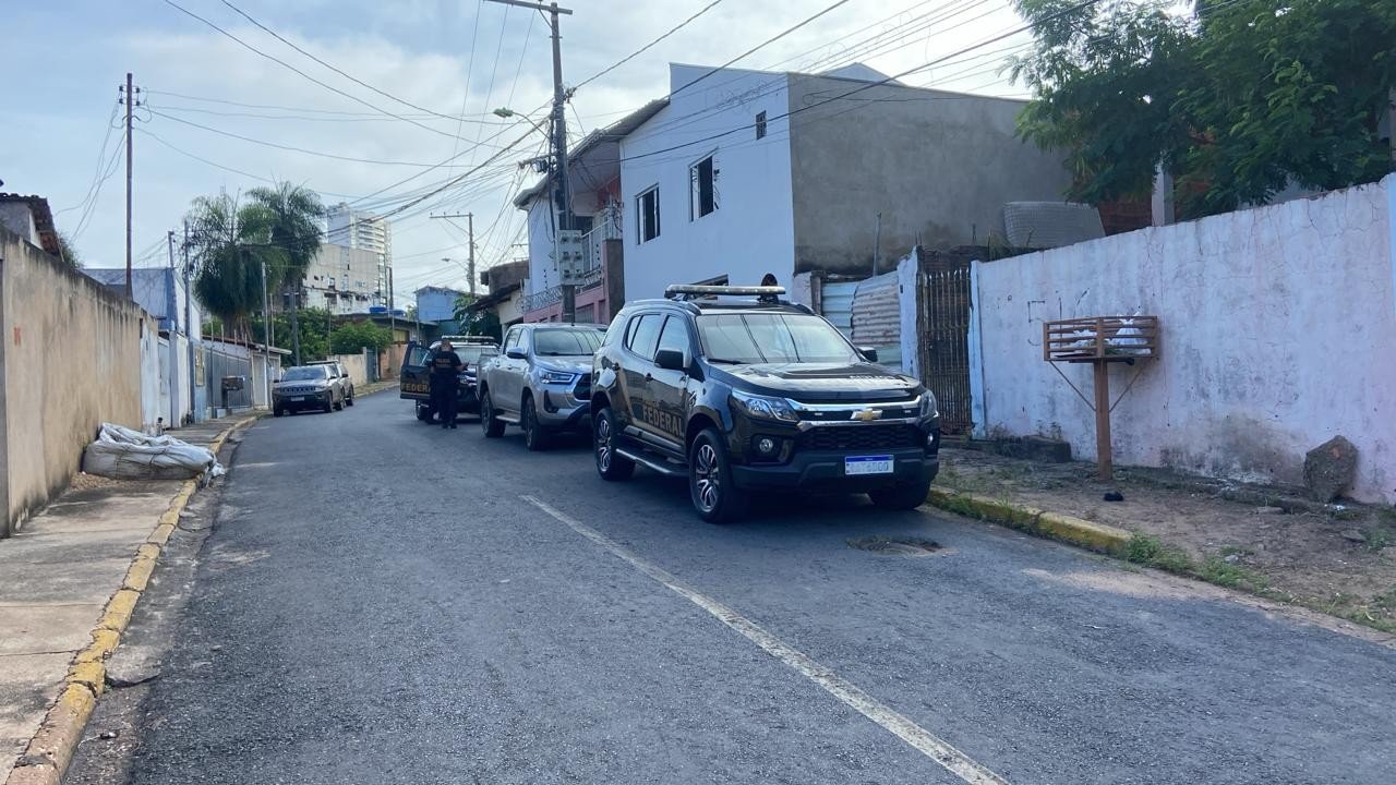 Suspeito de abusar da filha morre em confronto com a PF durante operação em Cuiabá