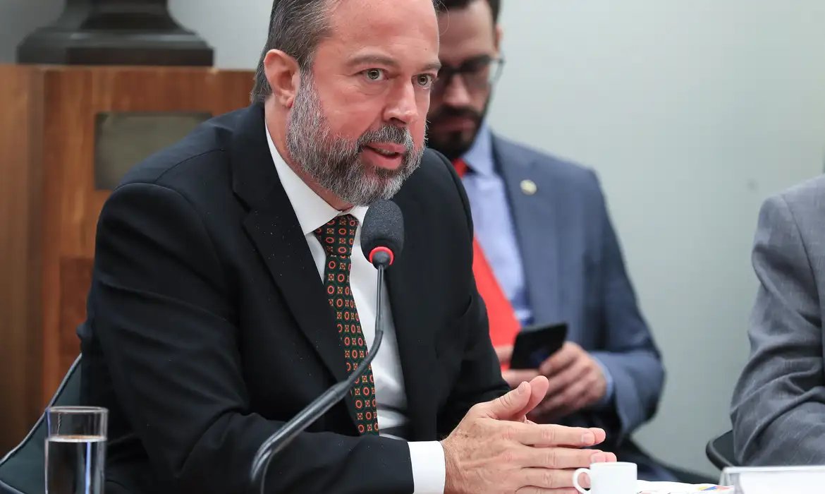 Brasil busca ampliar com sauditas parcerias em minerais críticos