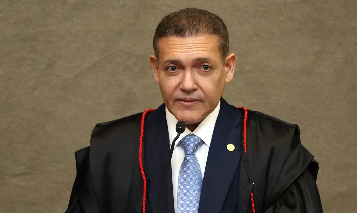 Nunes pede parecer da PGR sobre revisão da condenação de Bolsonaro