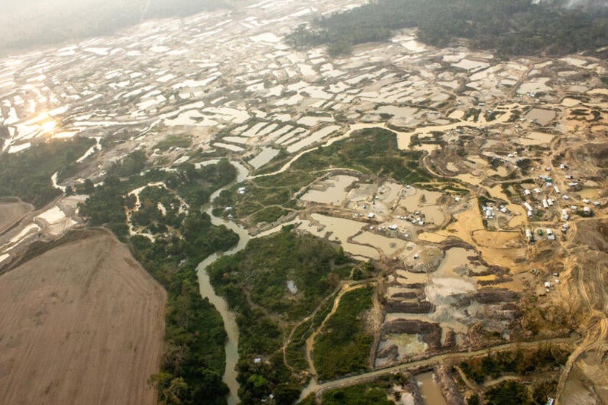 Devastação do garimpo ilegal na Terra Indígena Sararé (MT) equivale a 4 mil campos de futebol
