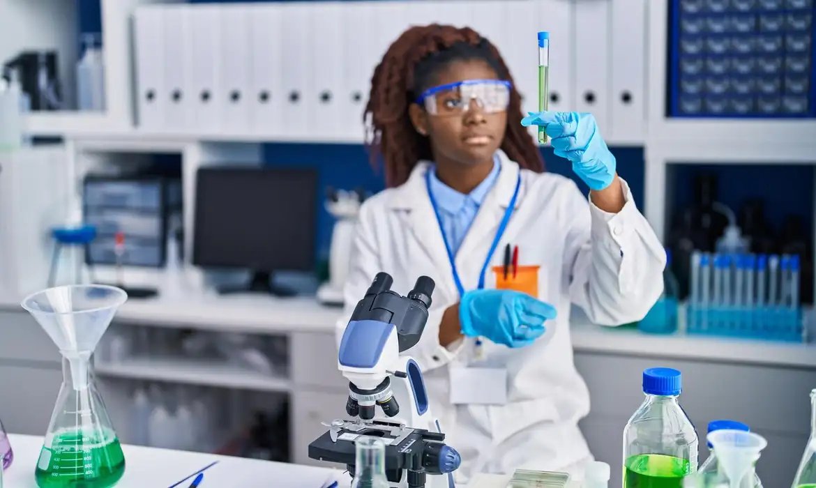 Prêmio Mulheres e Ciência tem inscrições abertas até quinta-feira