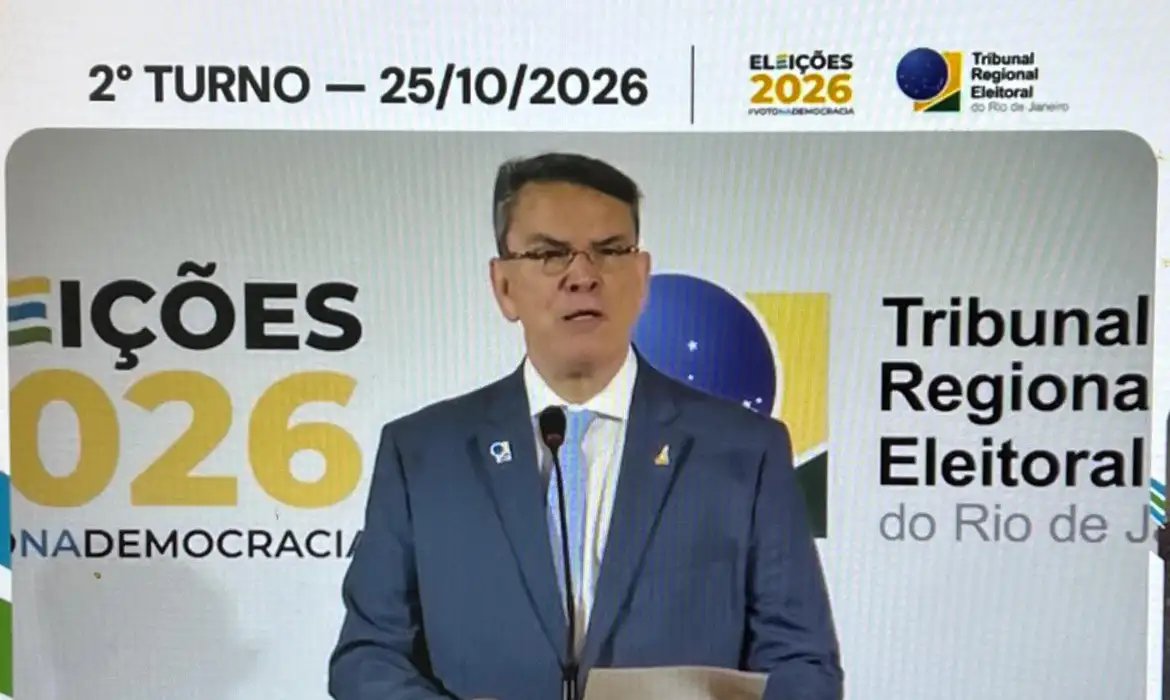 Presidente do TRE-RJ pede aos eleitores que compareçam às urnas 