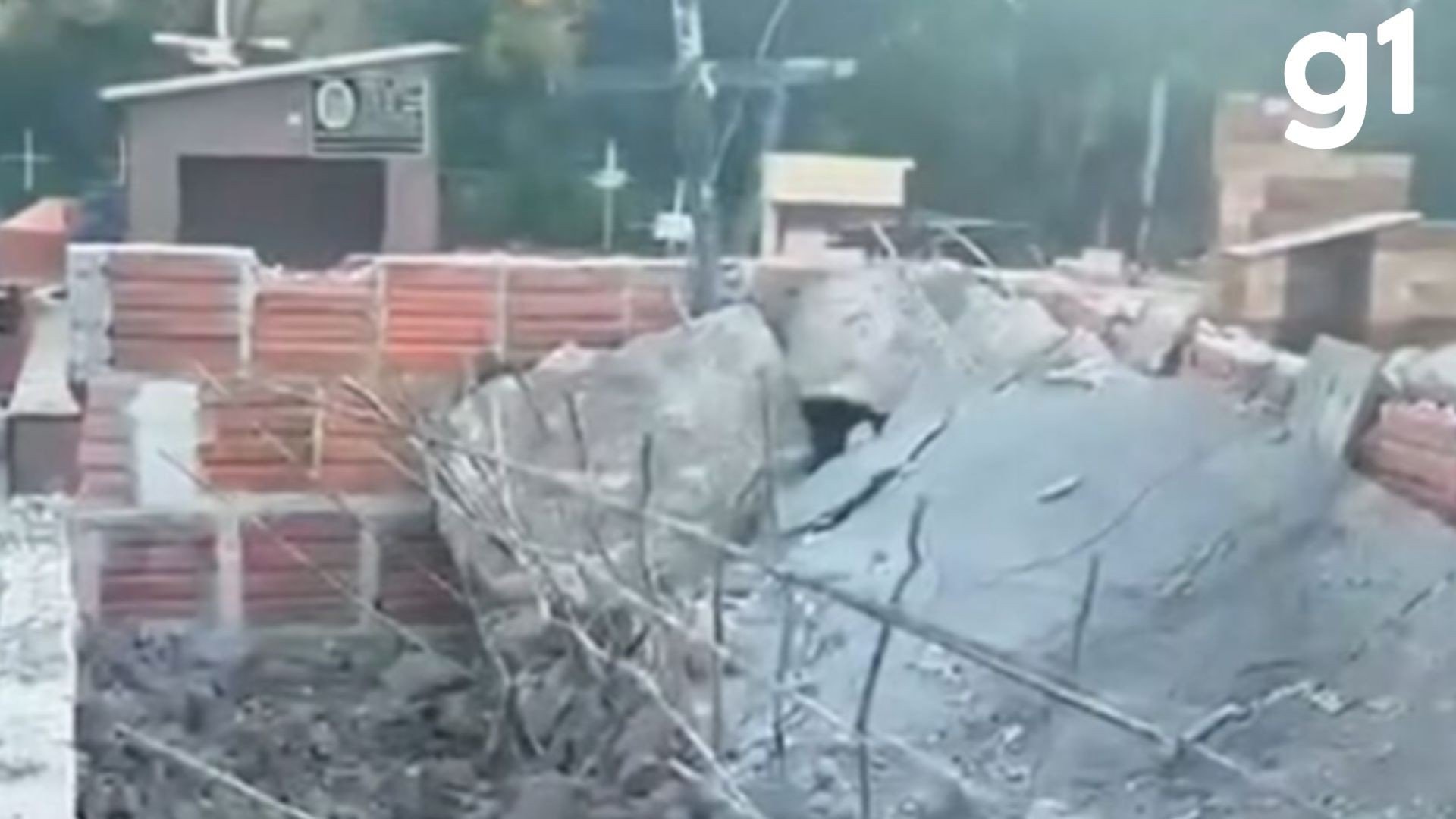 Filho morre soterrado após túmulo do pai desabar em cemitério de MT
