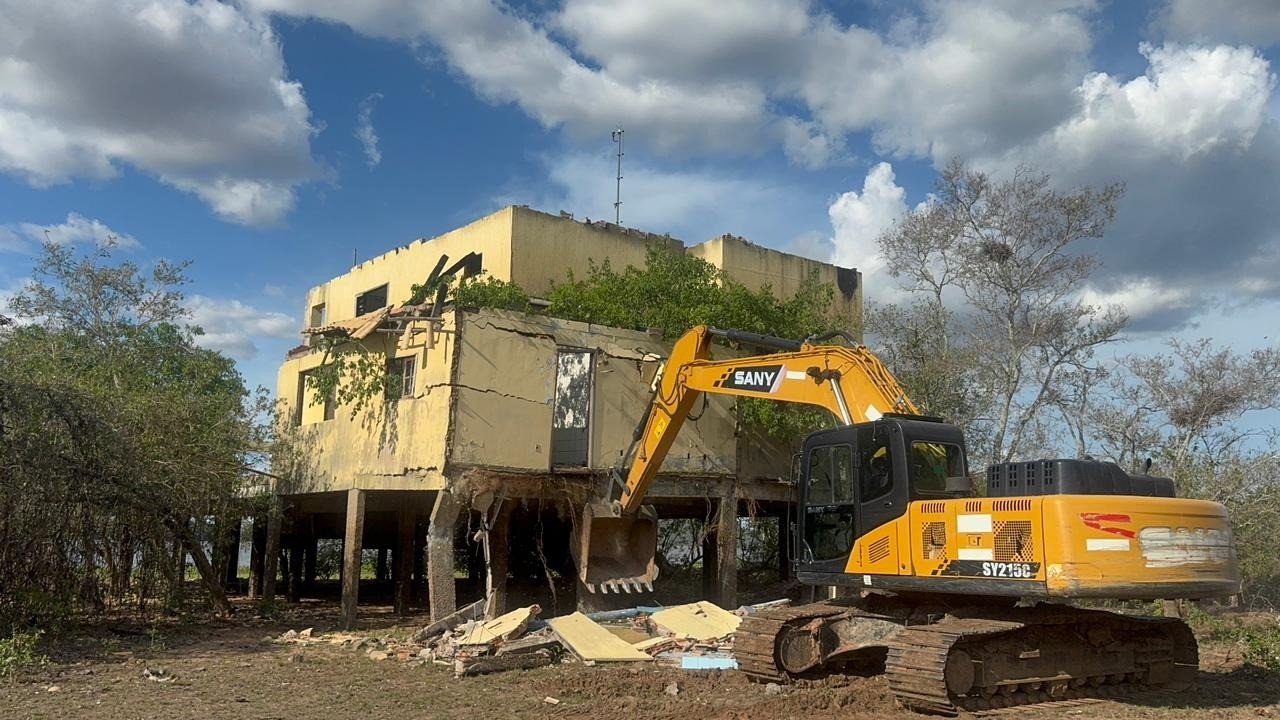 Mansão irregular no Pantanal de MT é derrubada após 27 anos de processo judicial e R$ 37 milhões em multas