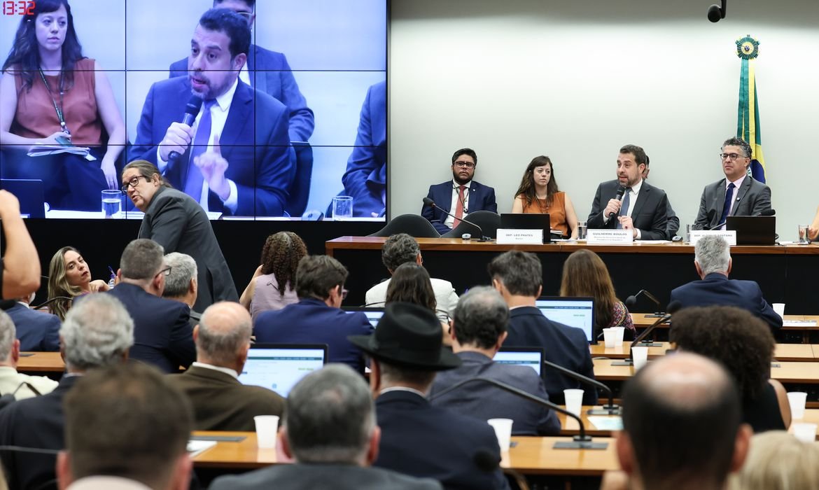 Boulos critica compensação a empresas pelo fim da escala 6x1