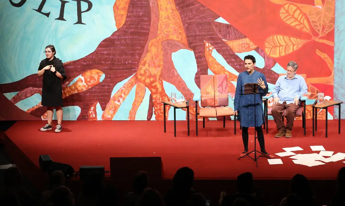 Flip: evento de abertura define Orides Fontela como poeta universal