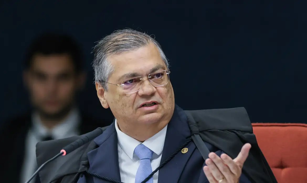 Dino manda TSE analisar possível uso de emendas em campanha eleitoral